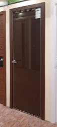 Скрытая межкомнатная дверь Арт кромка AL (Стекло по RAL 8028)
