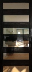 Межкомнатная дверь 8STK (Pine Black glossy/Зеркало/Матовая кромка)