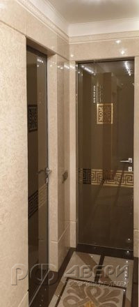 Скрытая межкомнатная дверь Арт 21.1 кромка AL-Матовая (Стекло по RAL 0333)